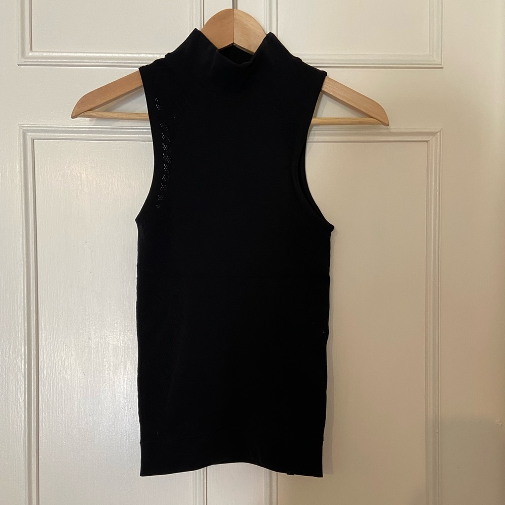 Lululemon Mock neck mesh top